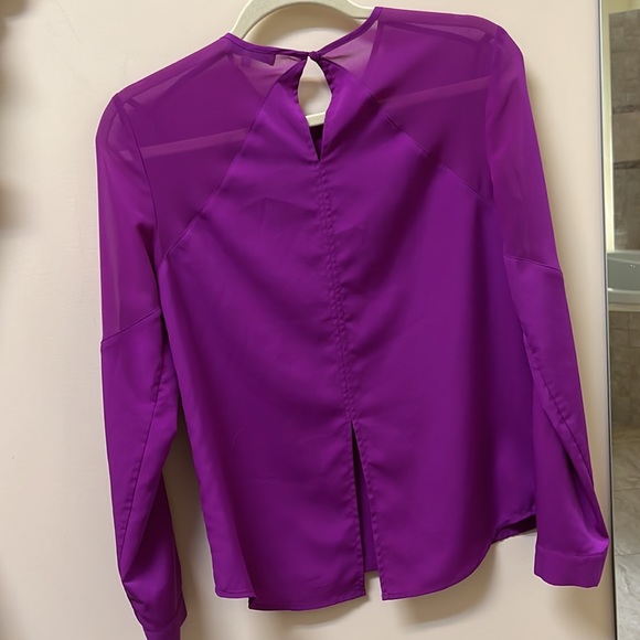1.State magenta blouse with sheer shoulders. Size XS - Picture 9 of 9